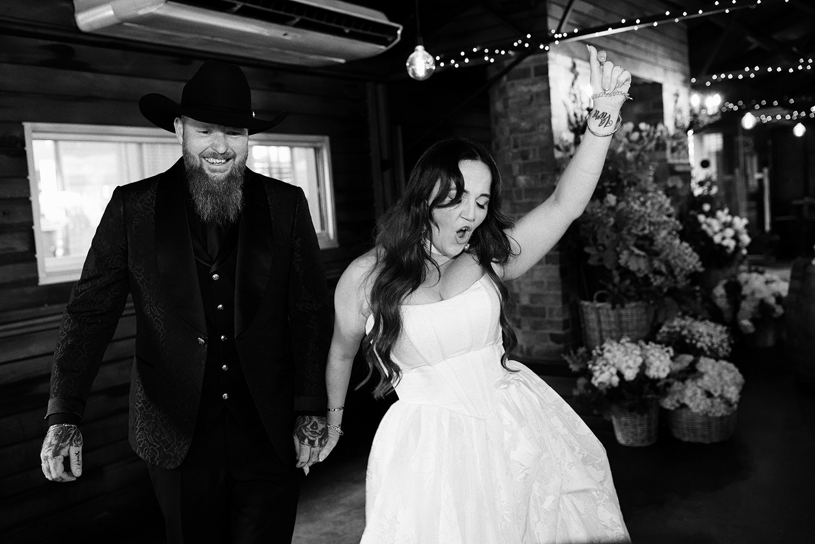 A moment from Jess & Ross's wedding story at Zonzo Estate, story image 15